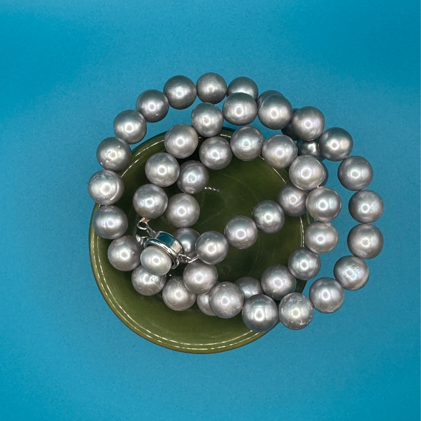 Grey Pearls Set – Timeless Elegance in Every Piece