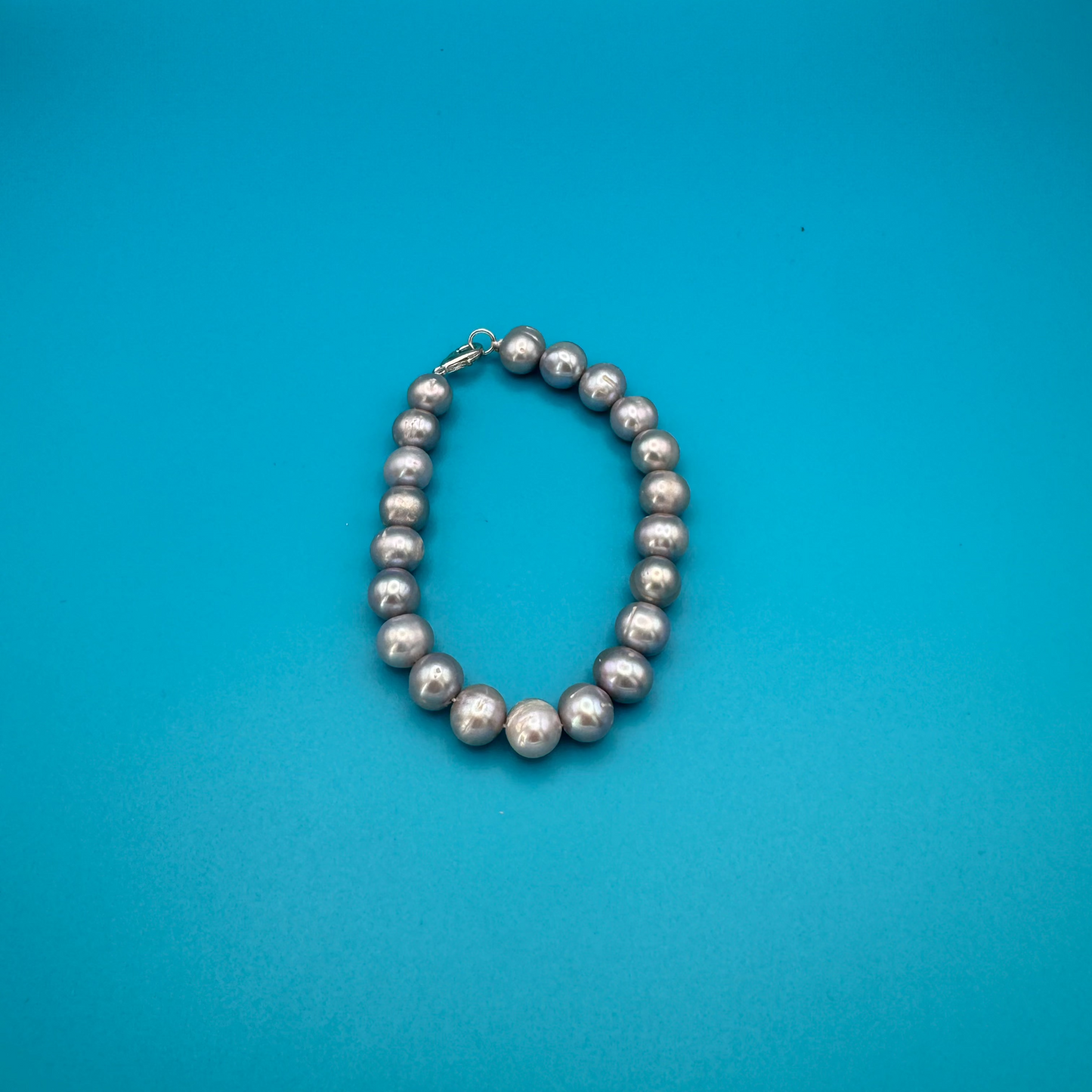 Grey Ocean Pearl Bracelet – Timeless Elegance, Natural Beauty