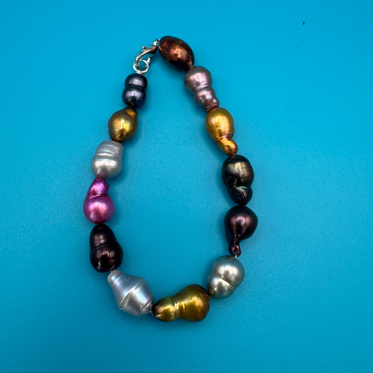 Multi-Colour Natural Pearl Bracelet – A Unique Blend of Elegance